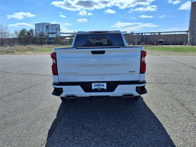 2024 Chevrolet Silverado 1500 RST photo 4