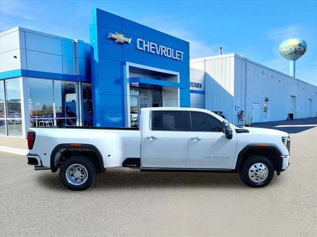 Used 2024 GMC Sierra 3500HD Denali Ultimate with VIN 1GT49YEY1RF361218 for sale in Princeton, Minnesota