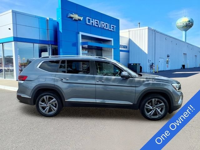 Used 2025 Volkswagen Atlas SEL with VIN 1V2BR2CAXSC546271 for sale in Princeton, Minnesota