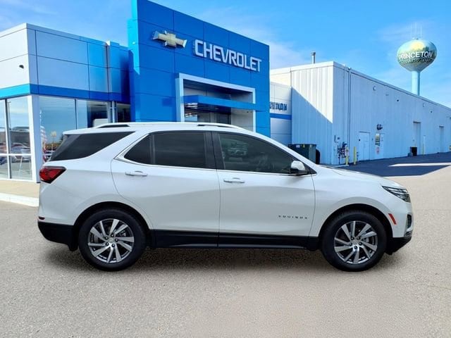 Used 2022 Chevrolet Equinox Premier with VIN 3GNAXXEV8NS121900 for sale in Princeton, Minnesota