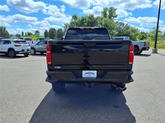 2025 Chevrolet Silverado 3500HD High Country photo 4