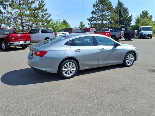2024 Chevrolet Malibu 1LT photo 3