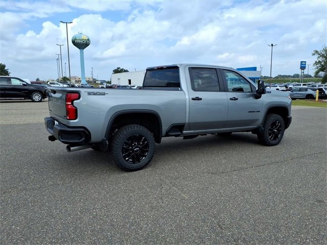 2026 Chevrolet Silverado 3500HD LT photo 3