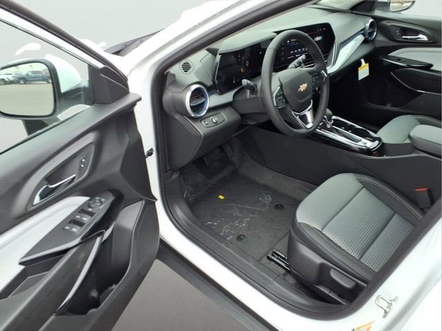 2026 Chevrolet Trax LT - Photo 10