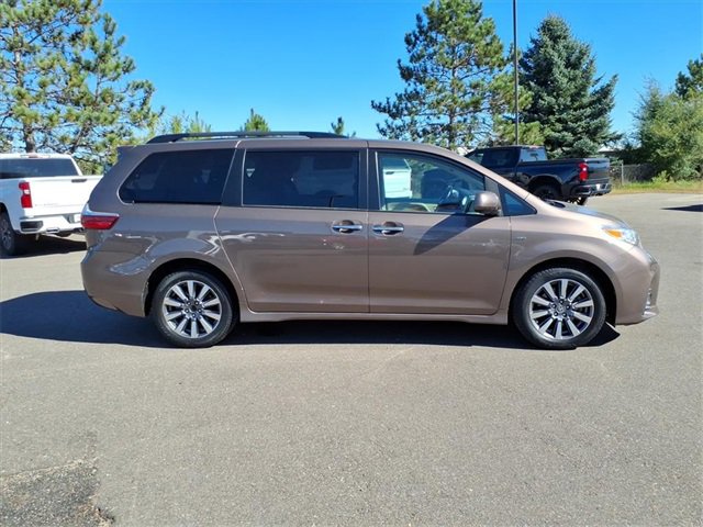 Used 2020 Toyota Sienna XLE with VIN 5TDDZ3DC5LS250915 for sale in Princeton, Minnesota