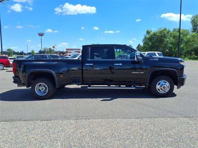 Used 2021 Chevrolet Silverado 3500HD High Country with VIN 1GC4YVEYXMF113611 for sale in Princeton, Minnesota
