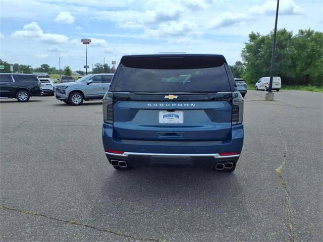 2025 Chevrolet Suburban High Country photo 4
