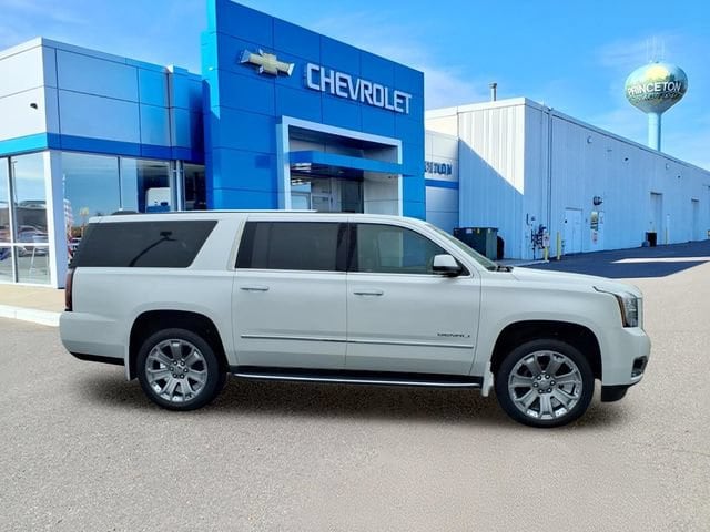 Used 2018 GMC Yukon XL Denali with VIN 1GKS2HKJ2JR402143 for sale in Princeton, Minnesota