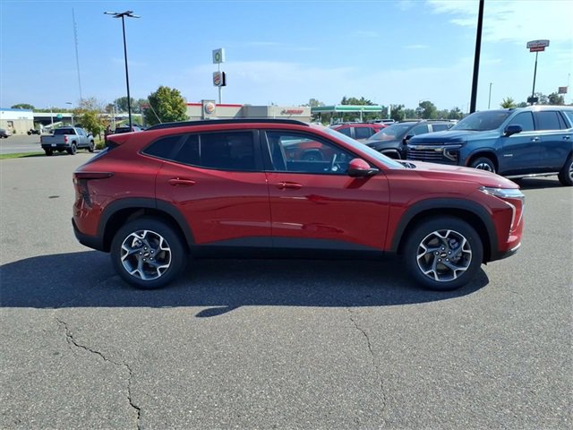 2026 Chevrolet Trax LT photo 2