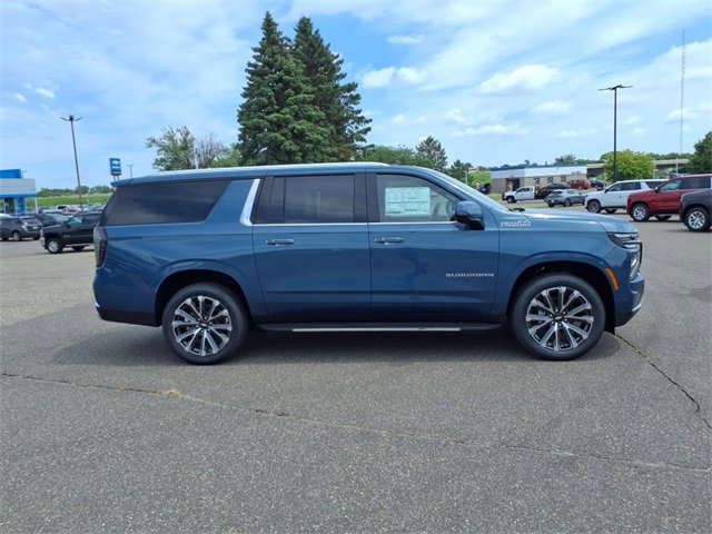 2025 Chevrolet Suburban High Country photo 2