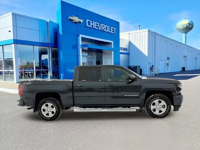 Used 2017 Chevrolet Silverado 1500 LT with VIN 3GCUKREC7HG257375 for sale in Princeton, Minnesota