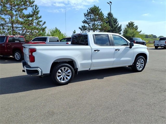 2022 Chevrolet Silverado Custom photo 3
