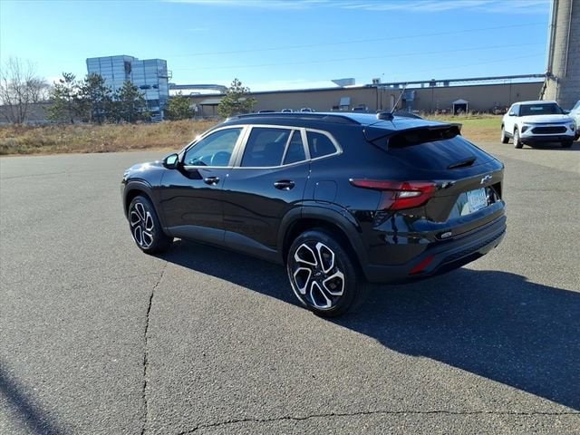 2024 Chevrolet Trax photo 3