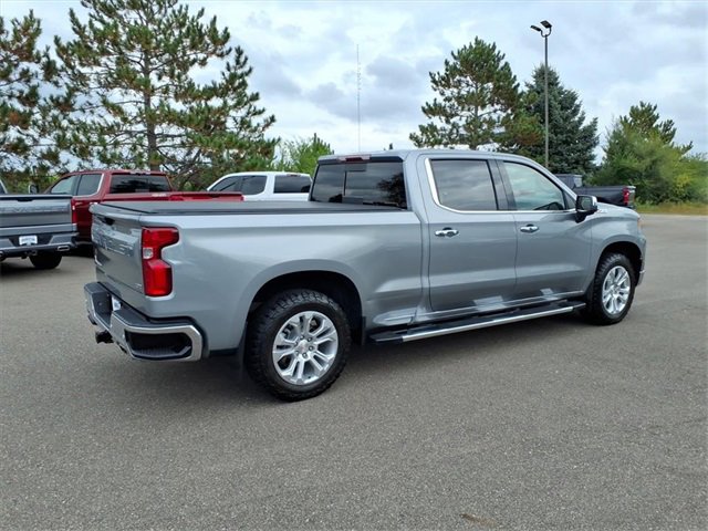 2024 Chevrolet Silverado 1500 LTZ photo 3