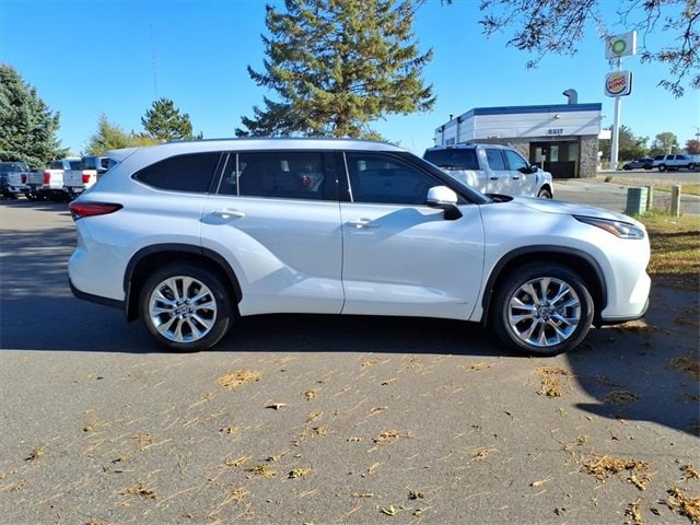 Used 2023 Toyota Highlander Limited with VIN 5TDXBRCH2PS578882 for sale in Princeton, Minnesota