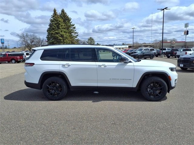 Used 2023 Jeep Grand Cherokee L Limited with VIN 1C4RJKBG2P8822711 for sale in Princeton, Minnesota