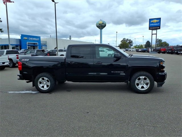 2016 Chevrolet Silverado 1500 LT photo 2