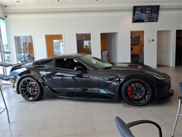 Used 2017 Chevrolet Corvette 2LT with VIN 1G1YY2D70H5104221 for sale in Princeton, Minnesota
