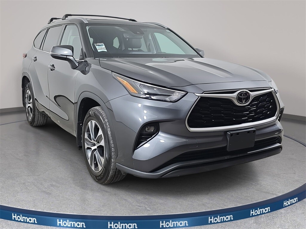 Used 2022 Toyota Highlander XLE SUV