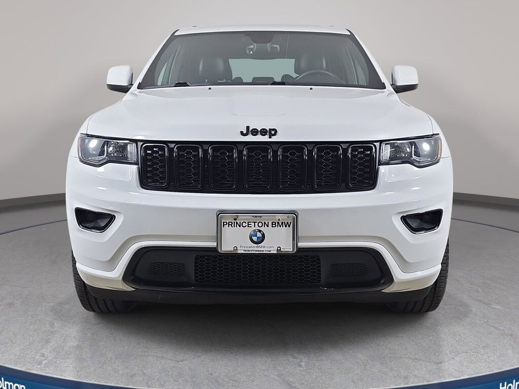 Used 2017 Jeep Grand Cherokee Laredo 4x4 SUV