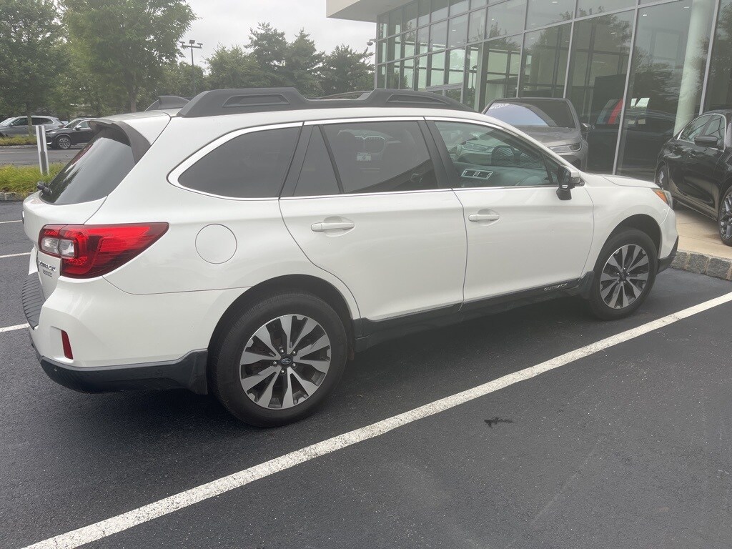 2017 Subaru Outback 2.5i photo 2