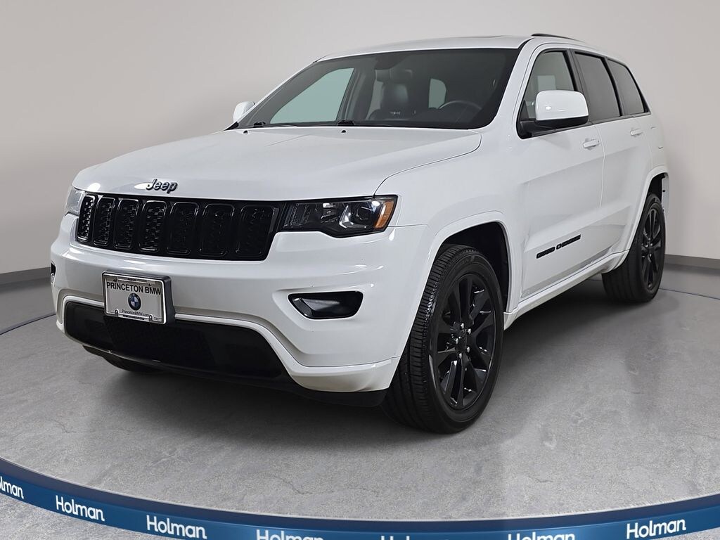 Used 2017 Jeep Grand Cherokee Laredo 4x4 SUV