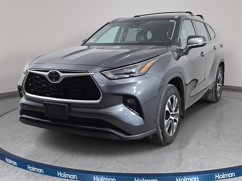 Used 2022 Toyota Highlander XLE SUV