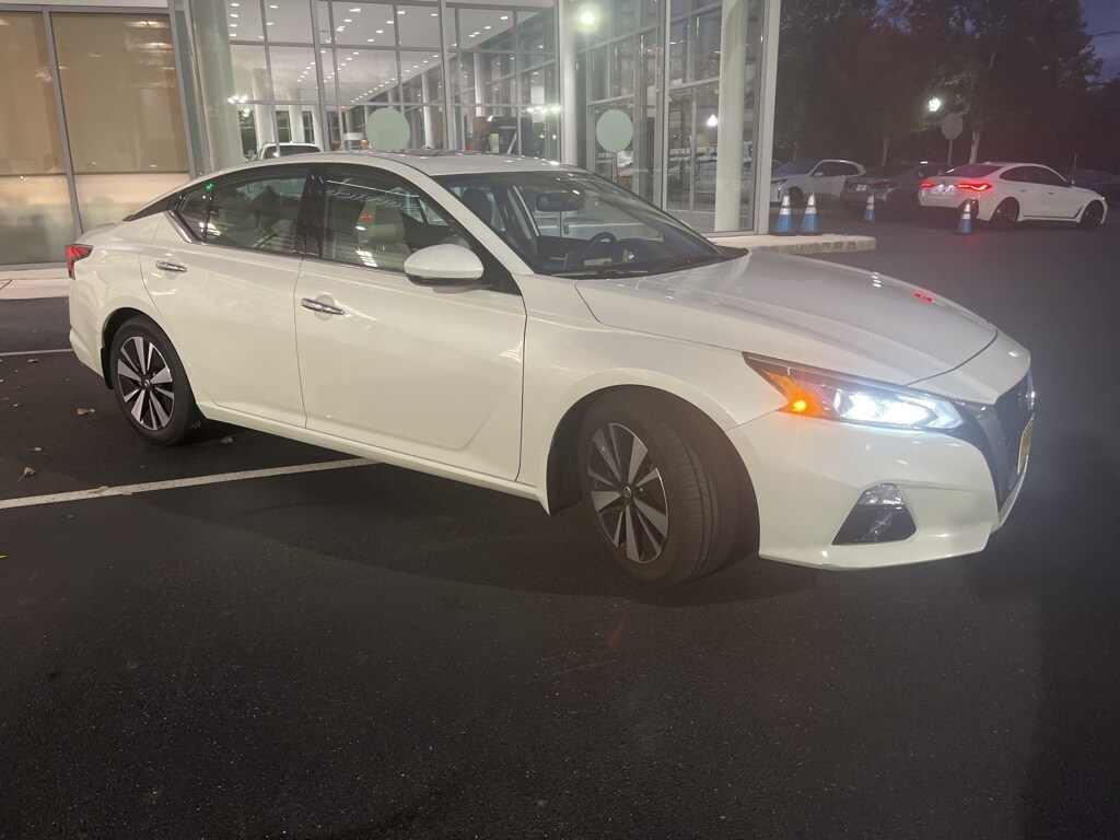 2020 Nissan Altima 2.5 SV photo 2