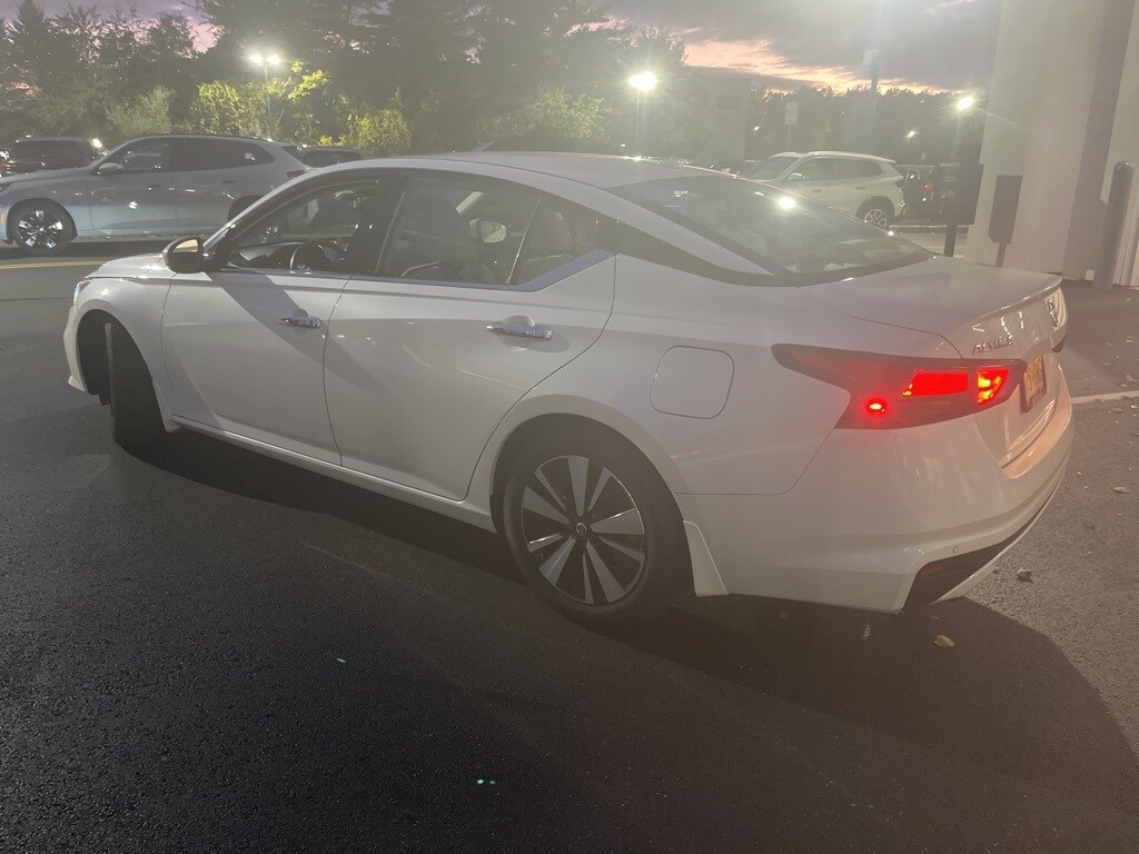 2020 Nissan Altima 2.5 SV photo 3
