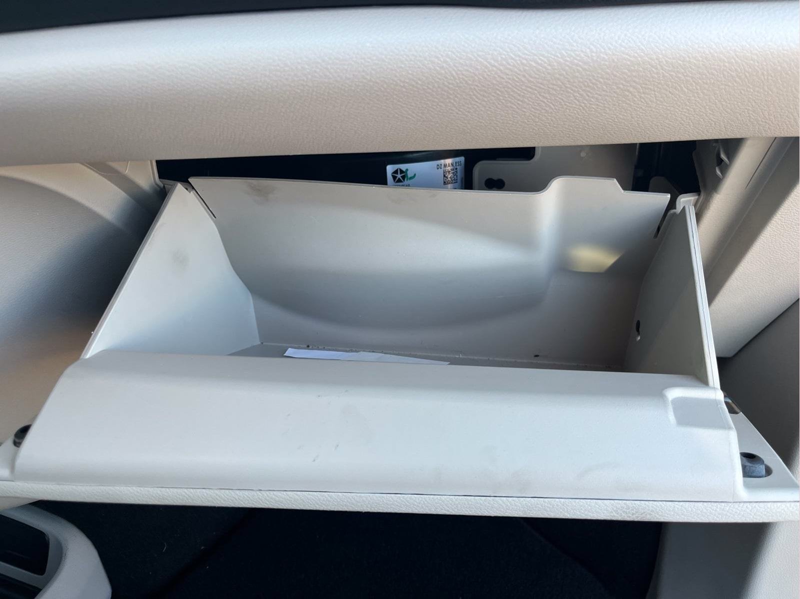 2023 Chrysler Voyager LX - Photo 33