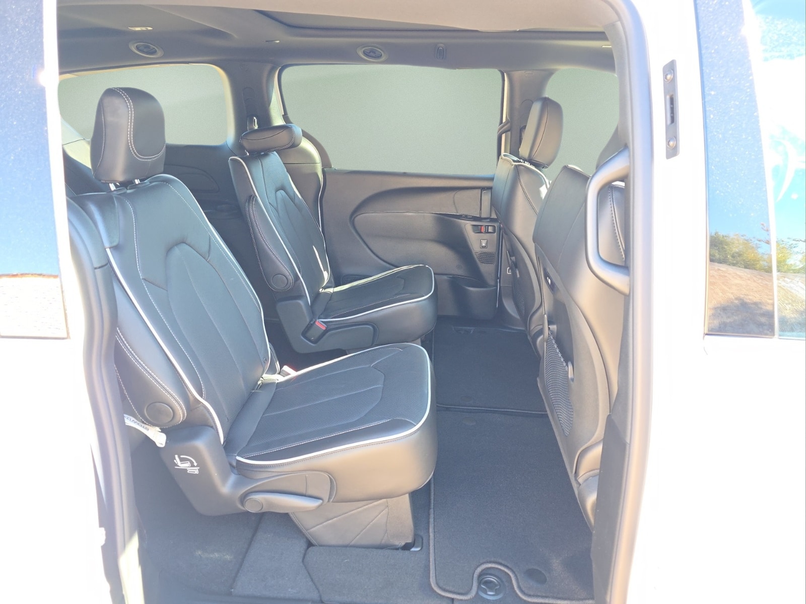 2026 Chrysler Pacifica Limited - Photo 16
