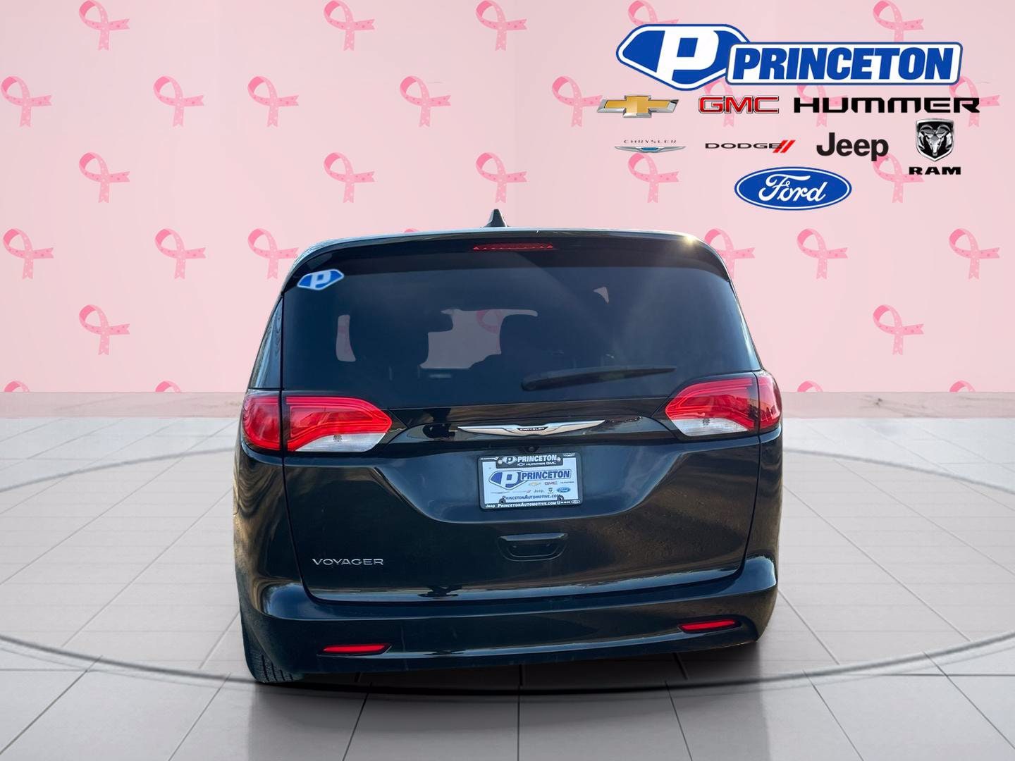 2023 Chrysler Voyager LX - Photo 6