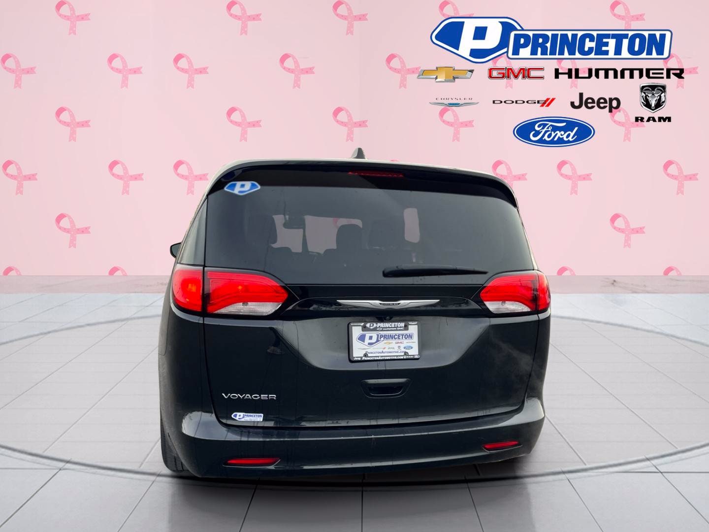 2023 Chrysler Voyager LX - Photo 6