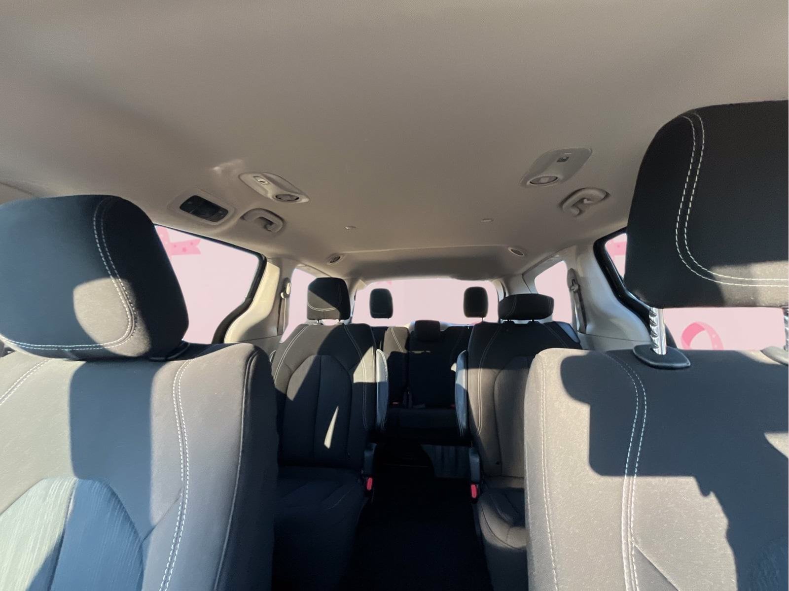 2023 Chrysler Voyager LX - Photo 24
