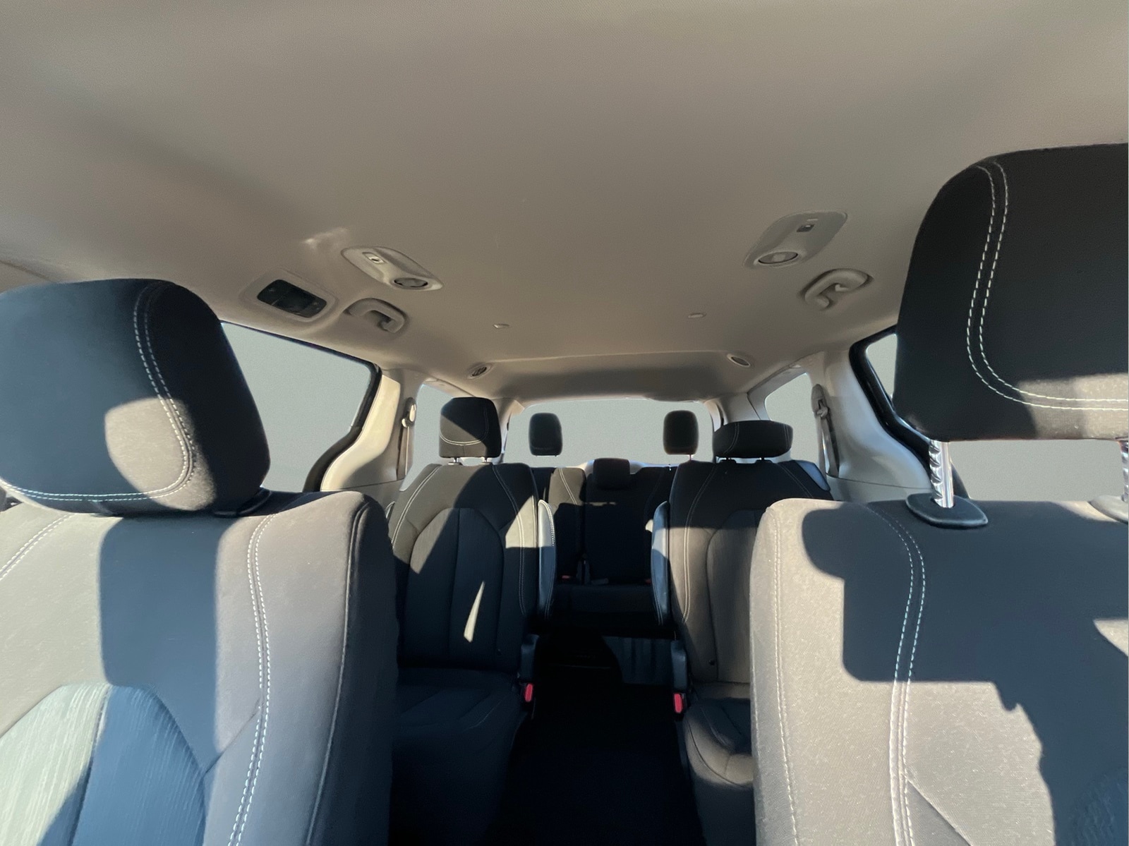 2023 Chrysler Voyager LX - Photo 24
