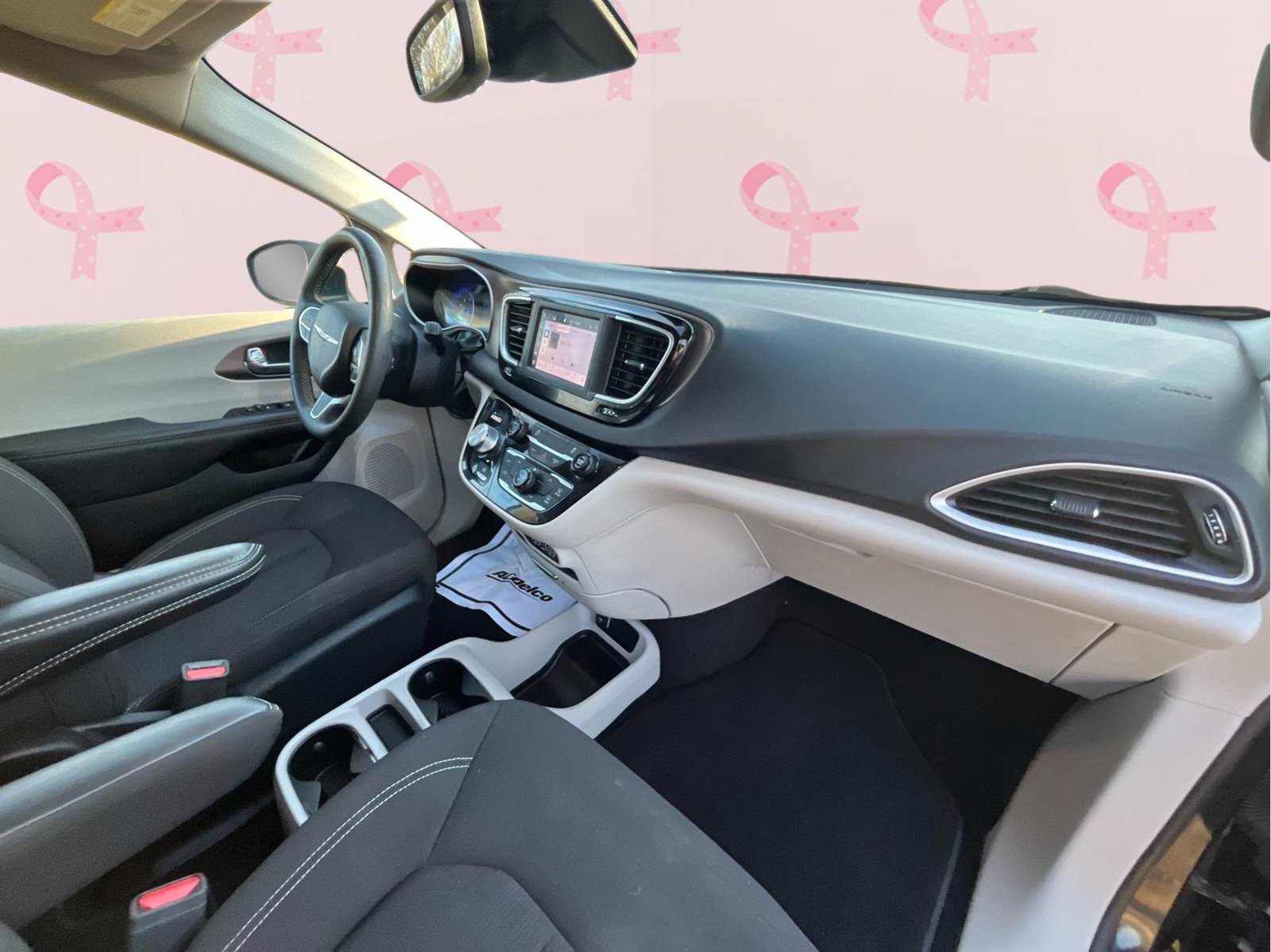 2023 Chrysler Voyager LX - Photo 32