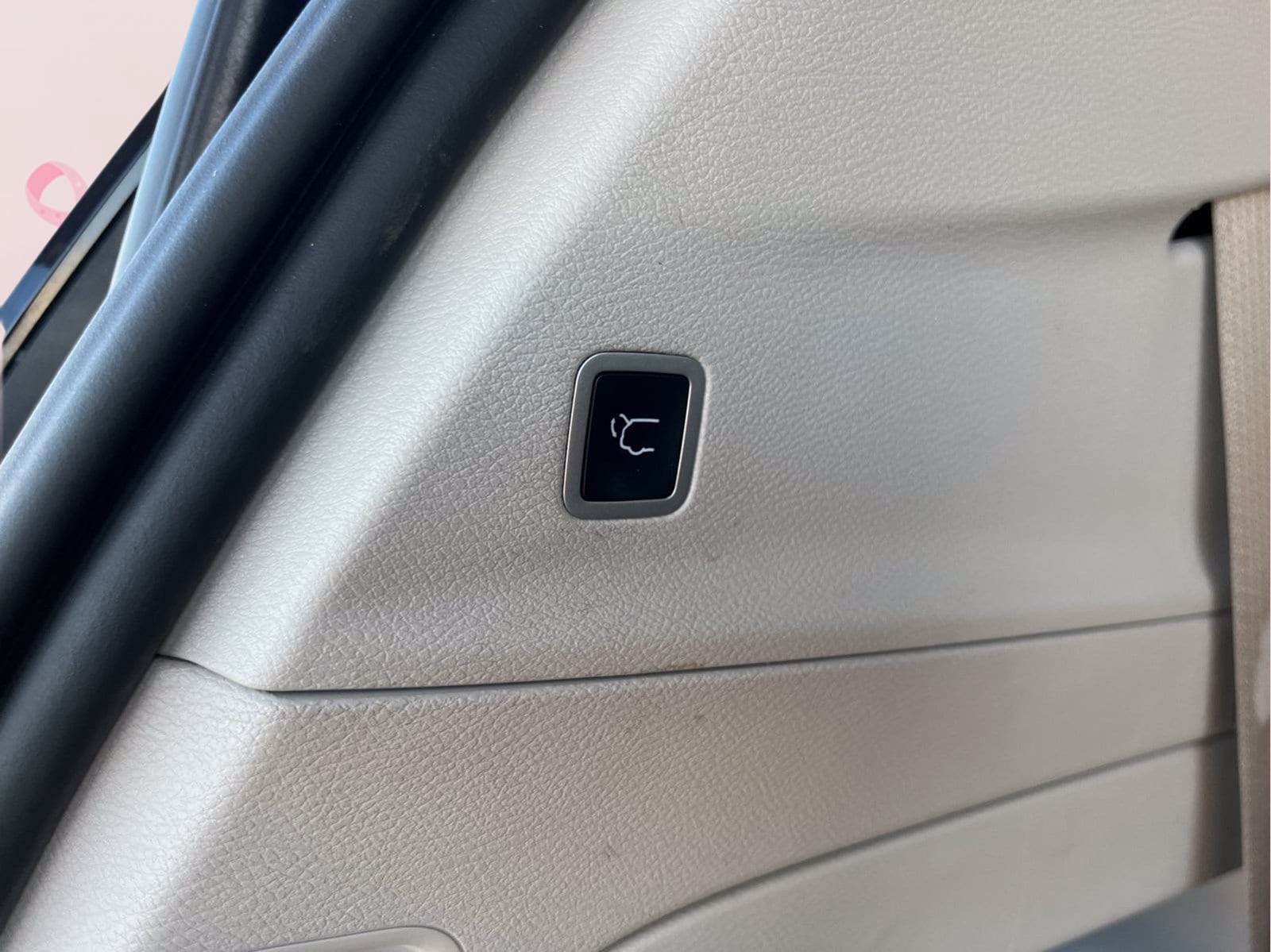 2023 Chrysler Voyager LX - Photo 35