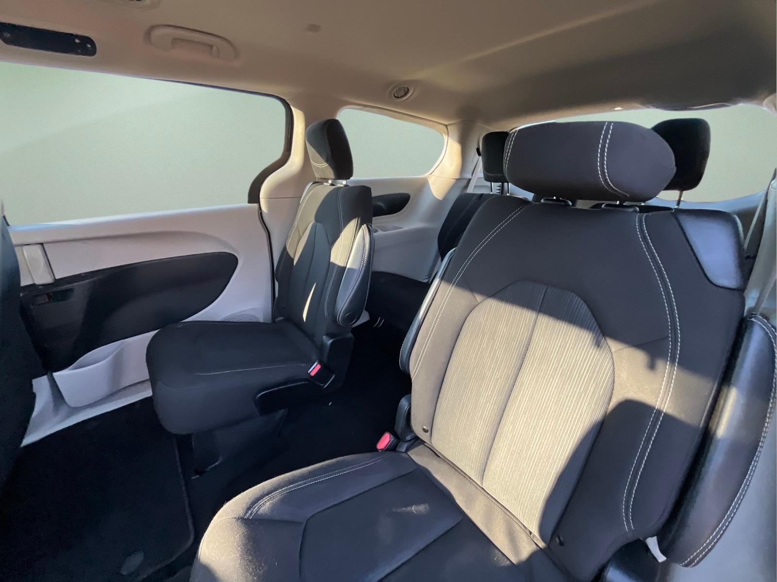 2023 Chrysler Voyager LX - Photo 26