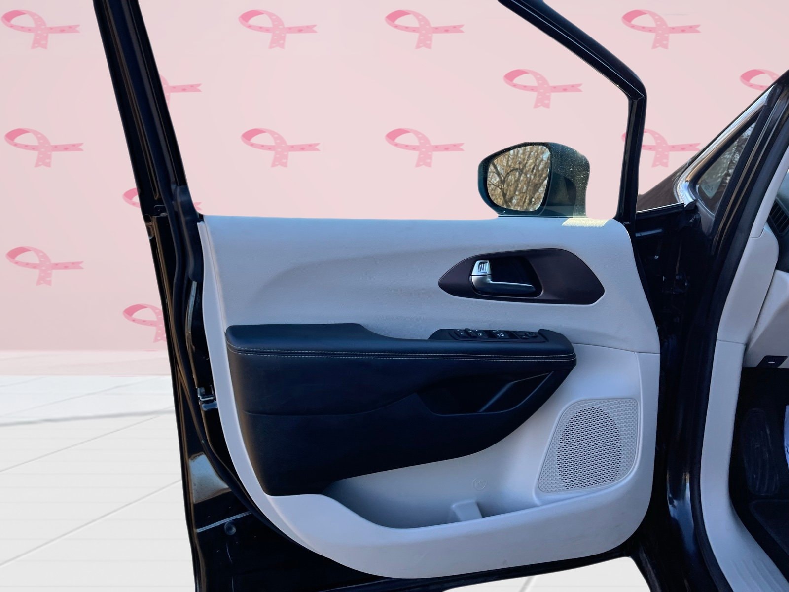 2023 Chrysler Voyager LX - Photo 37