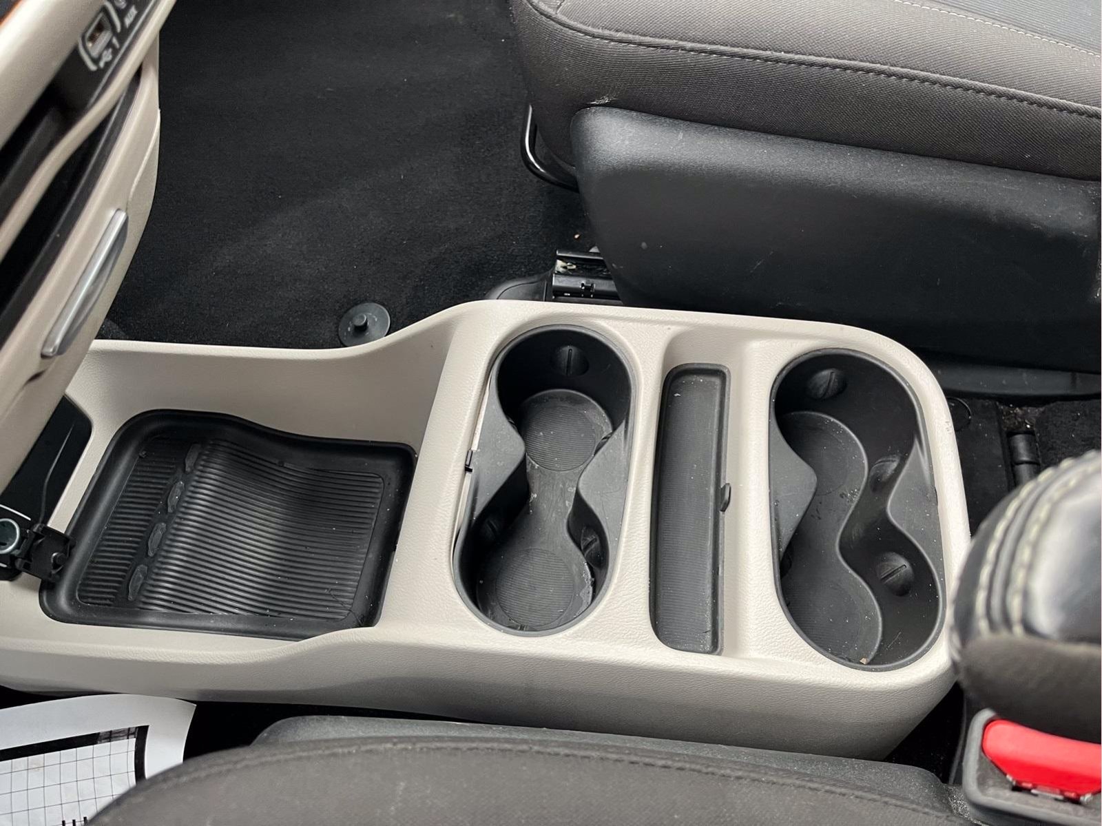 2023 Chrysler Voyager LX - Photo 21