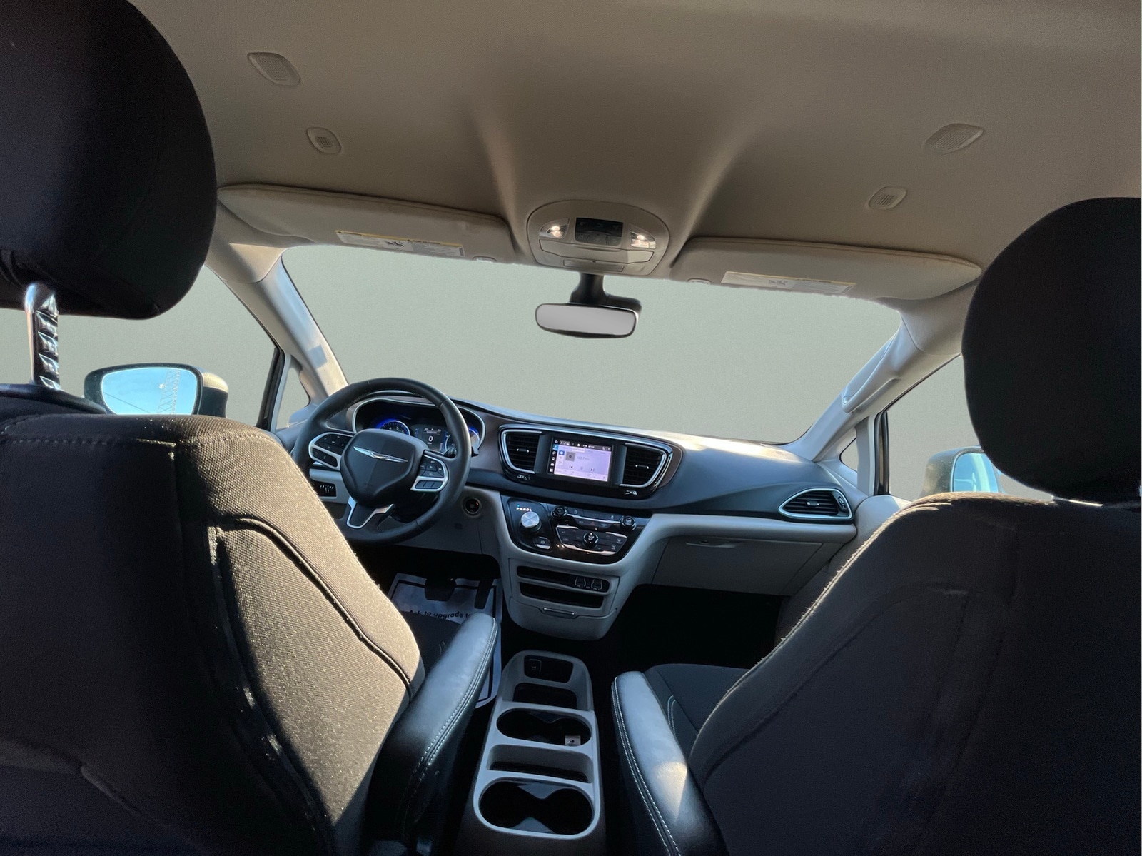 2023 Chrysler Voyager LX - Photo 29