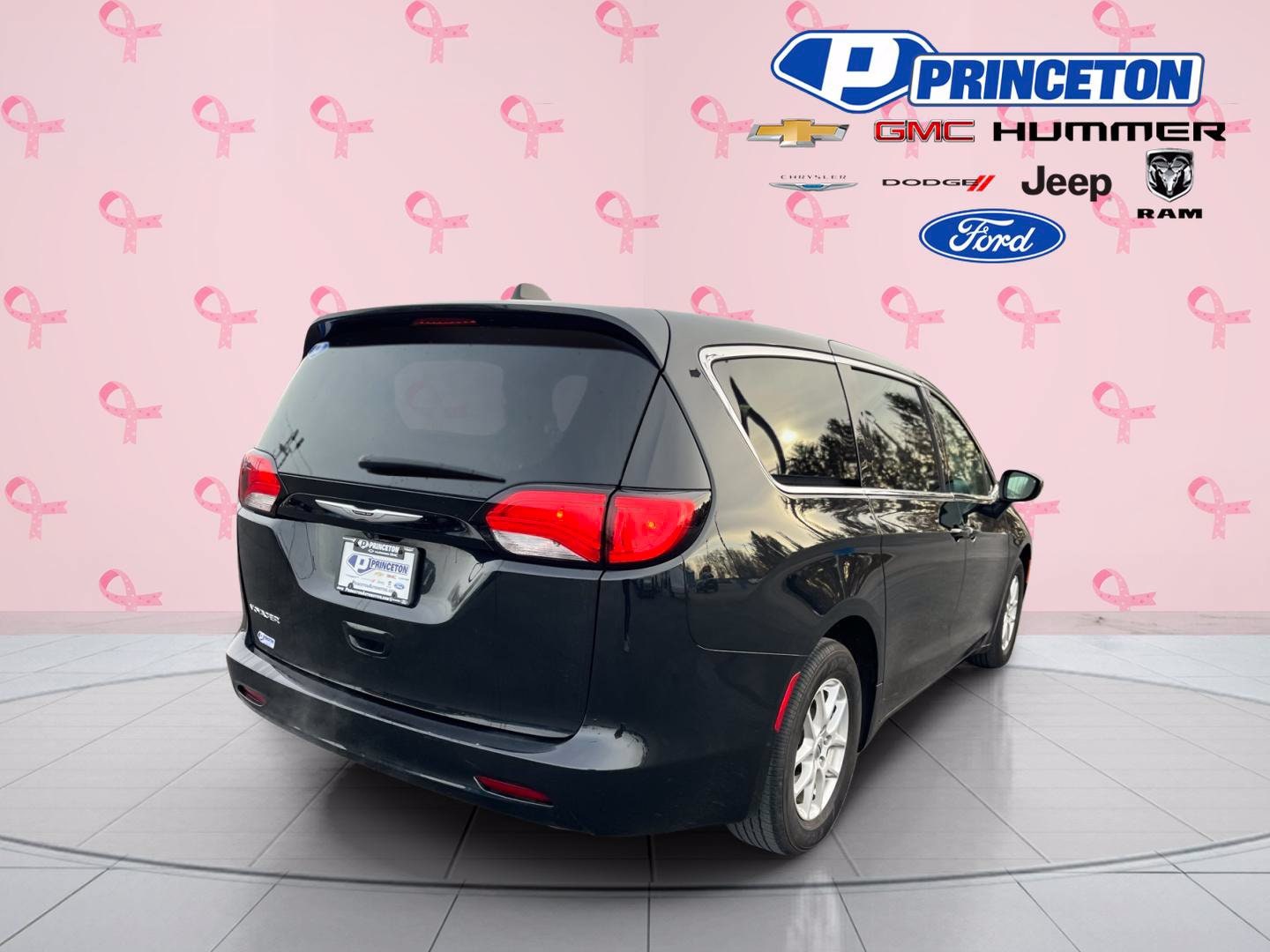 2023 Chrysler Voyager LX - Photo 7