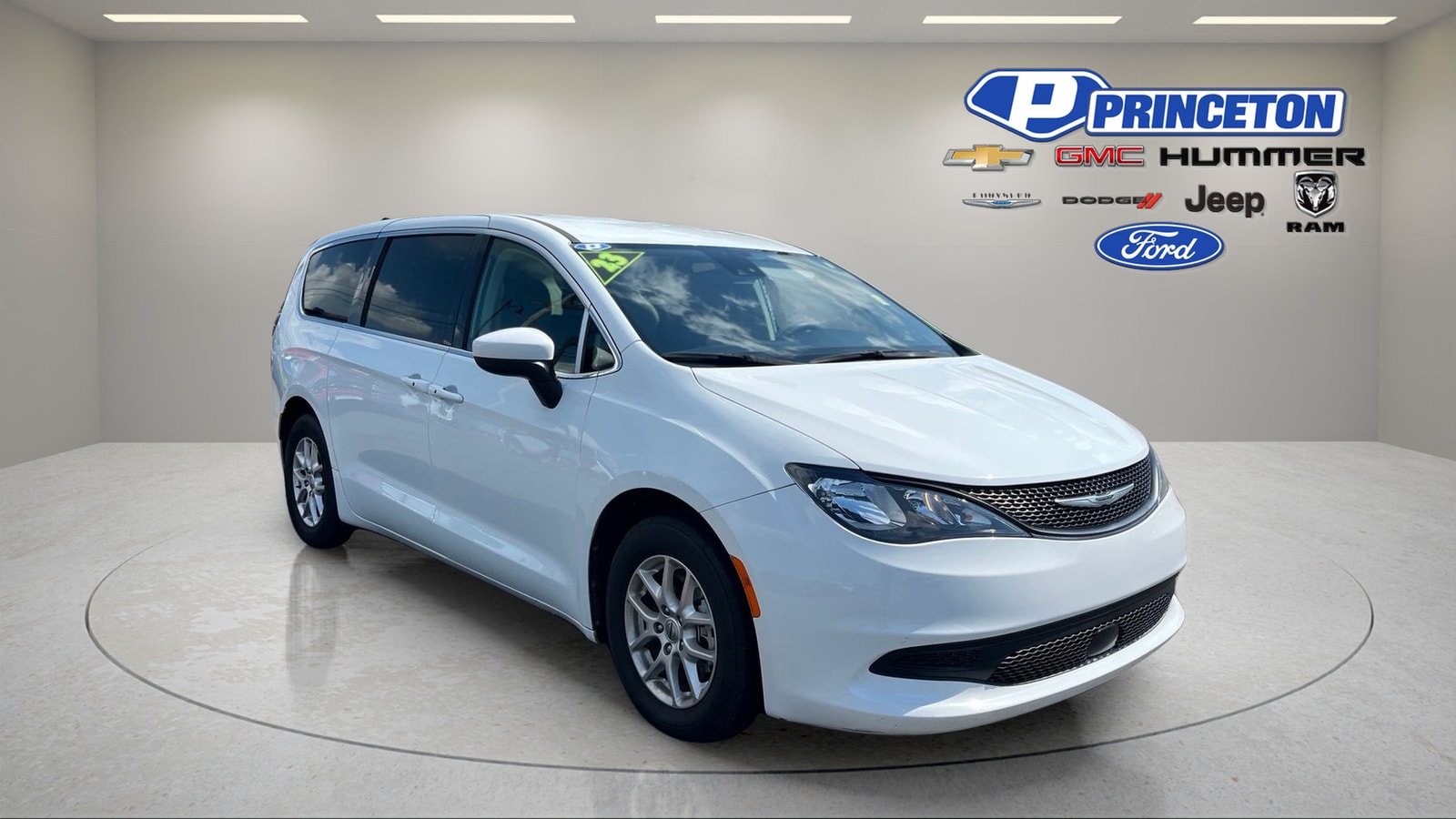 2023 Chrysler Voyager Minivan/Van 