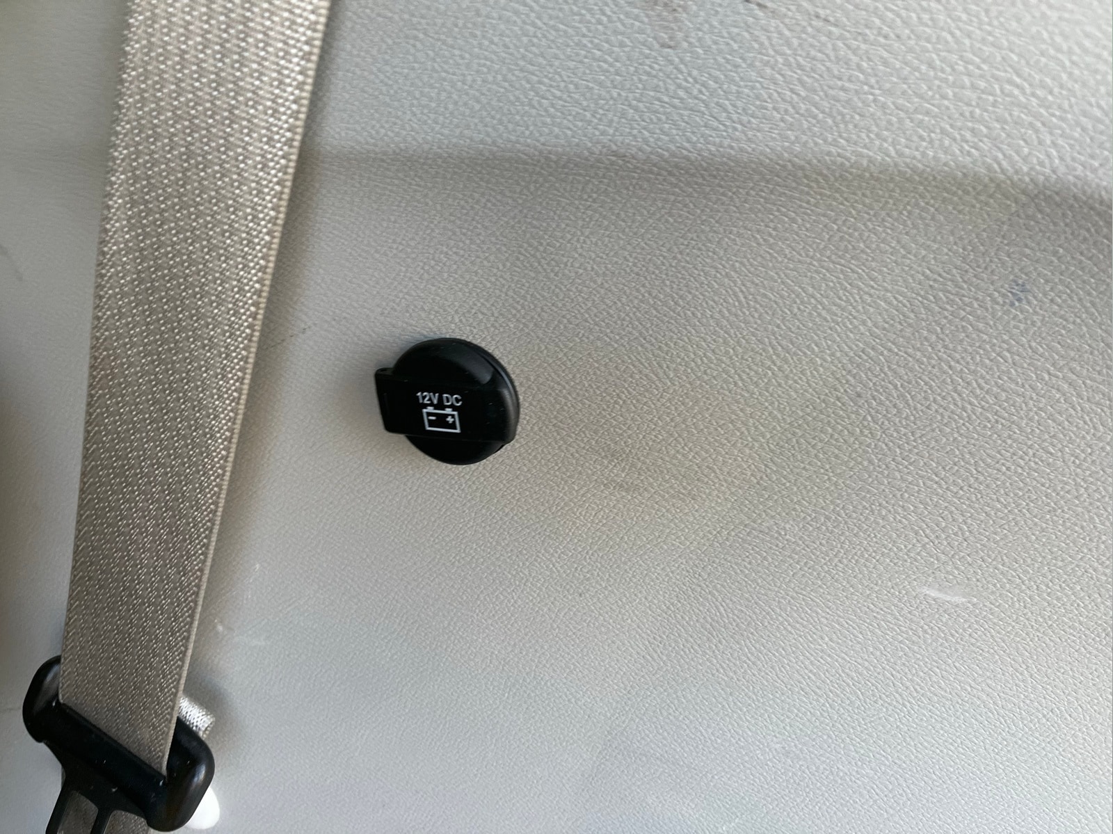 2023 Chrysler Voyager LX - Photo 37