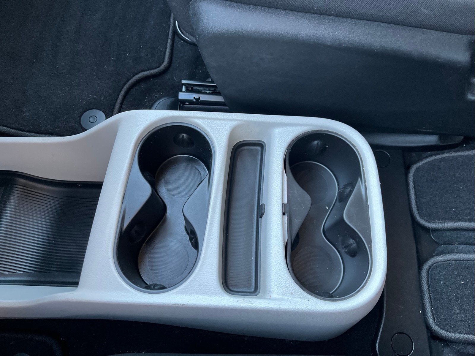 2023 Chrysler Voyager LX - Photo 19