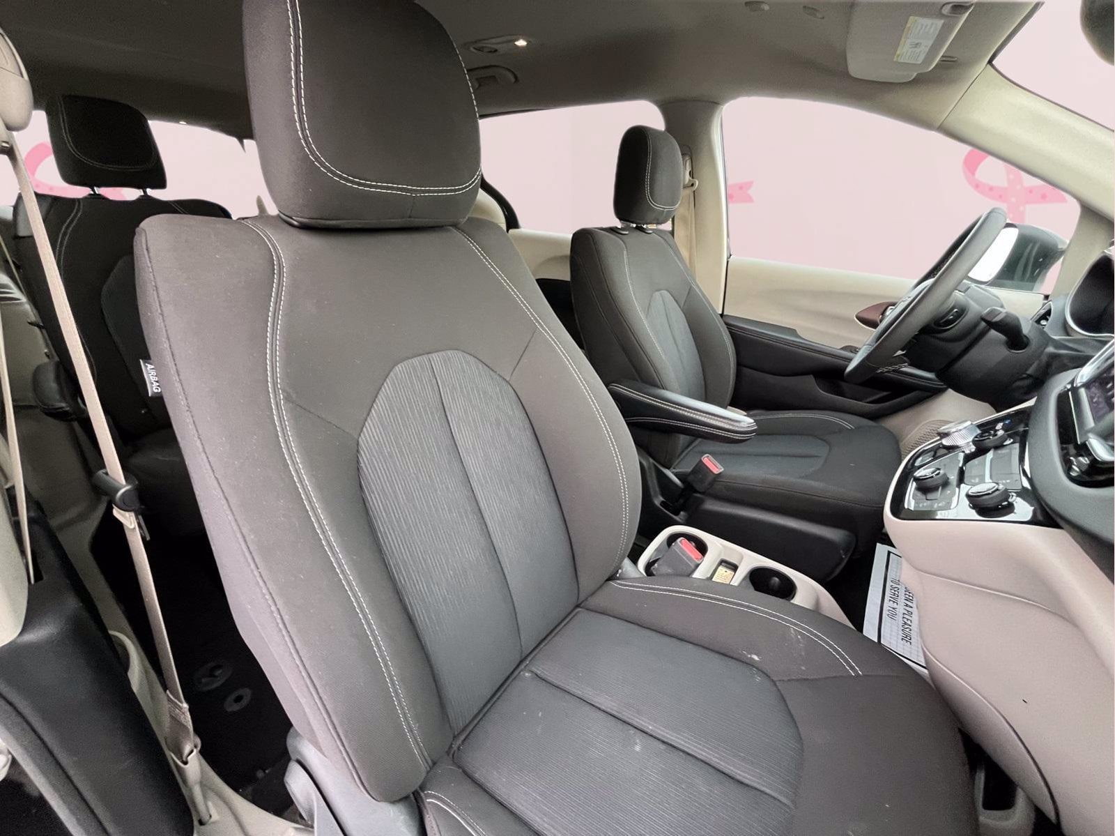 2023 Chrysler Voyager LX - Photo 28