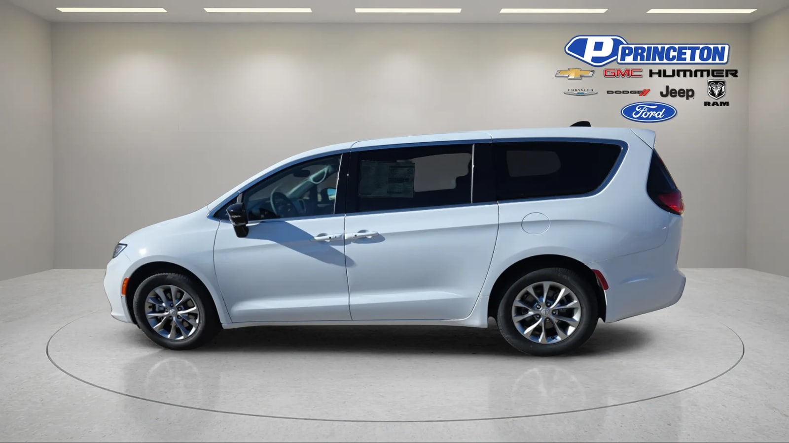 2026 Chrysler Pacifica Limited - Photo 7