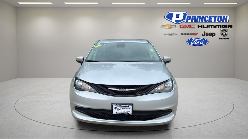 Used 2023 Chrysler Voyager LX Minivan/Van