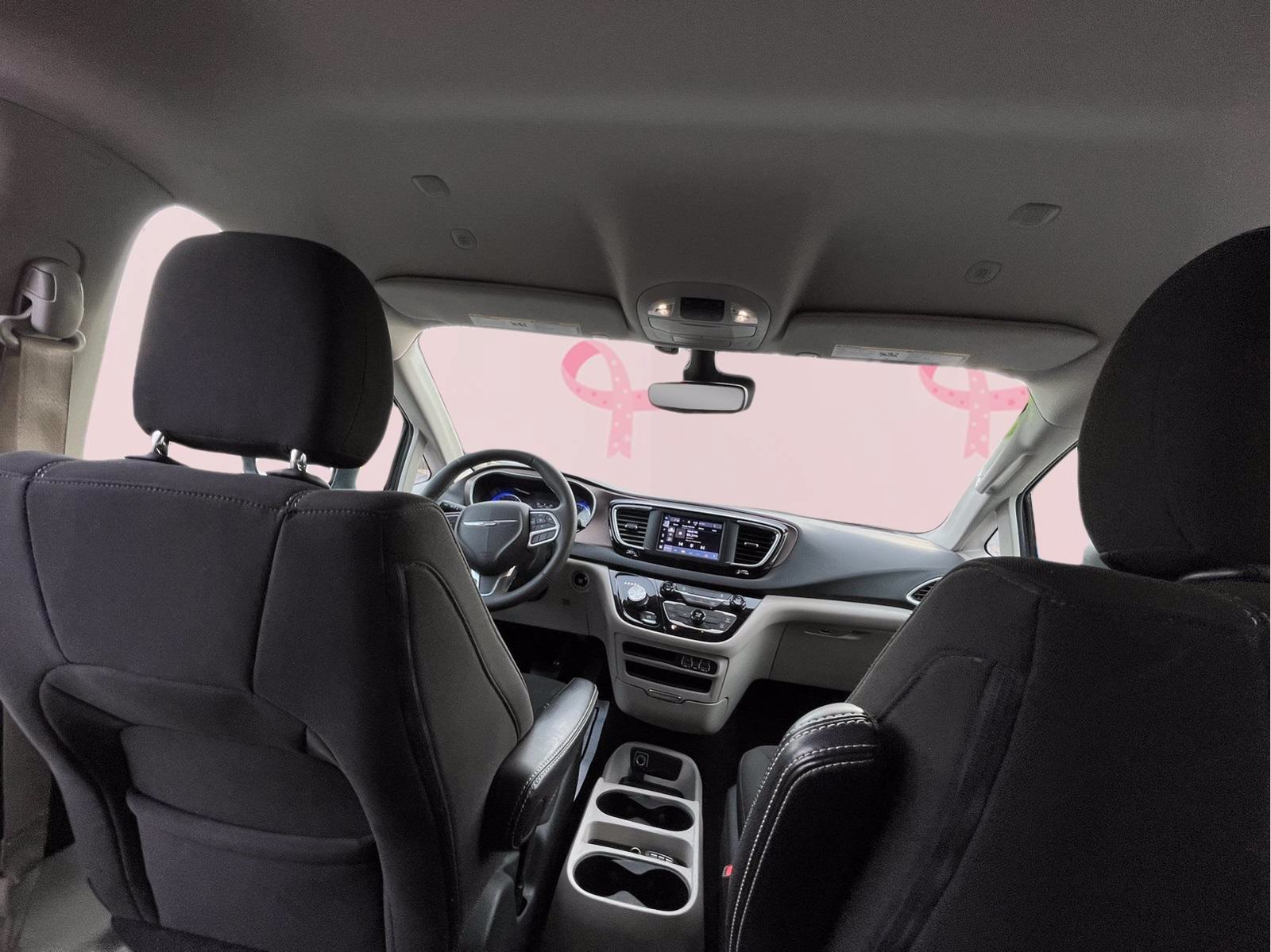 2023 Chrysler Voyager LX - Photo 24
