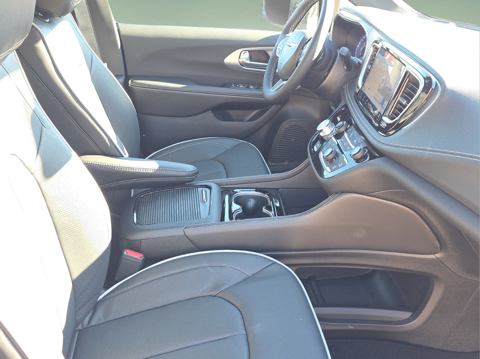 2026 Chrysler Pacifica Limited - Photo 22